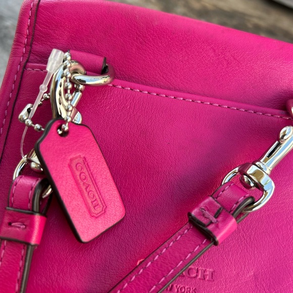 Coach 48005 Legacy mini Women’s Fuchsia Leather Crossbody Bag super cute - Picture 5 of 12
